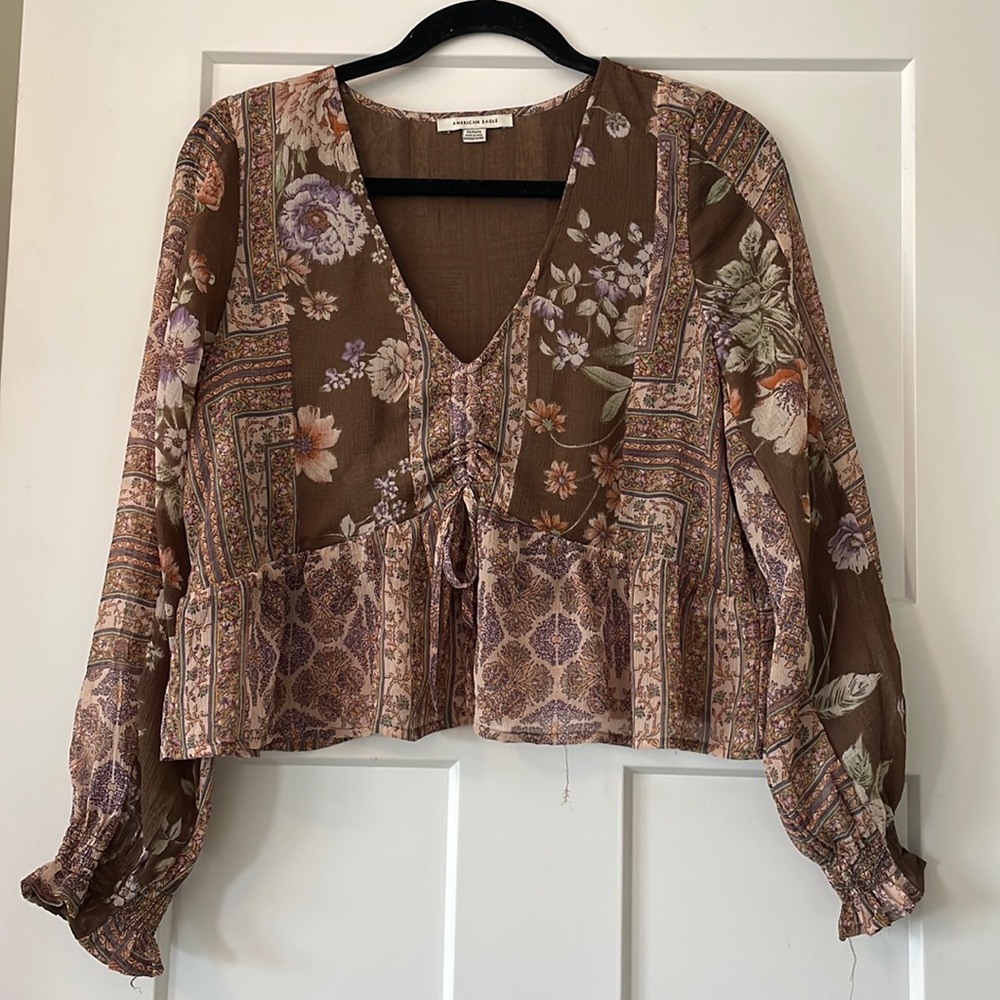 American eagle cropped blouse